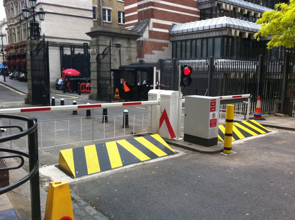HVM road blocker and barrier