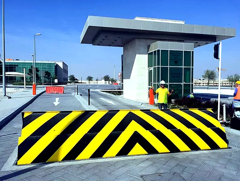 High-security road blocker installed at a controlled vehicle entrance, providing perimeter protection and restricting unauthorized vehicle access.