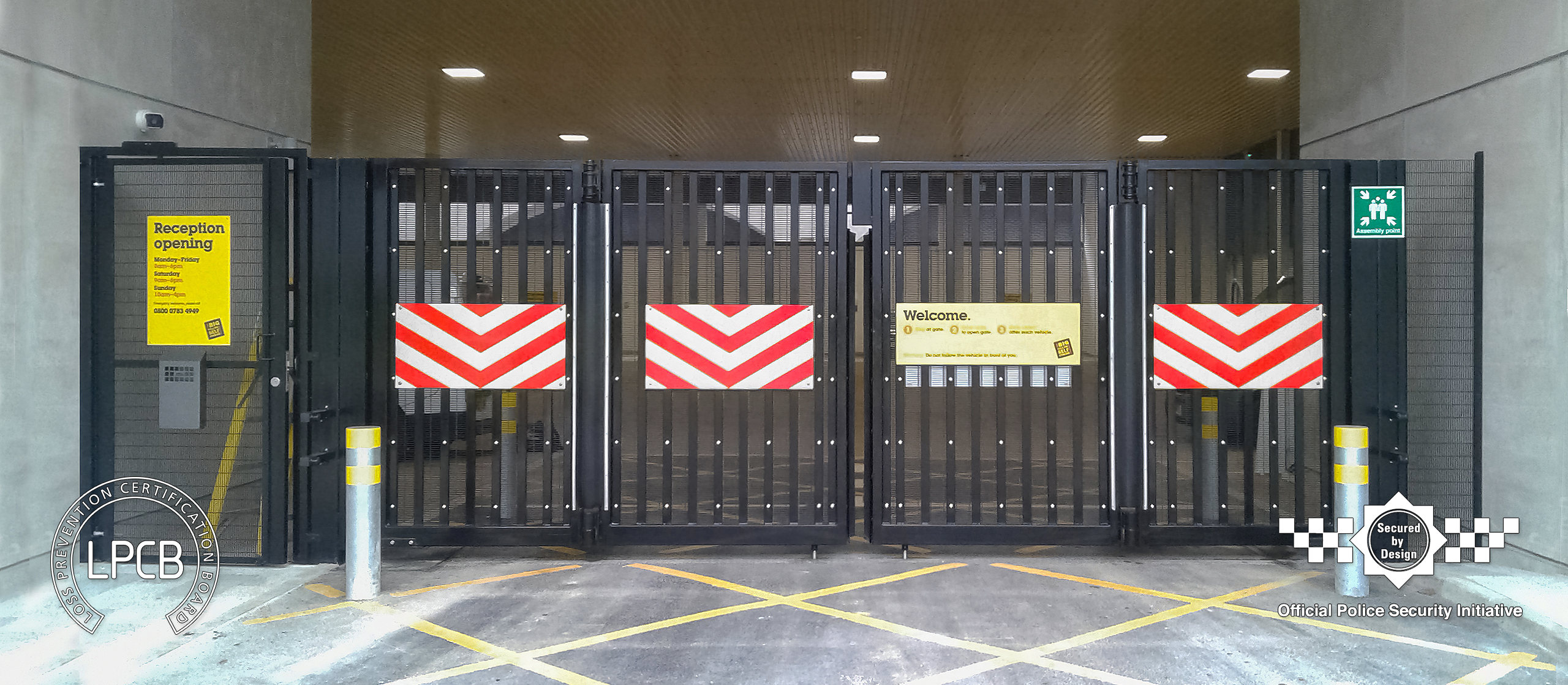 Bi-Fold security gate – a fast-operating gate for high-traffic and secure access areas.